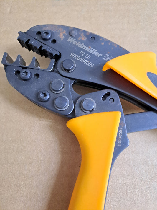 Herramienta para engarzar terminales 25, 35 y 50mm OUTLET | PZ 50