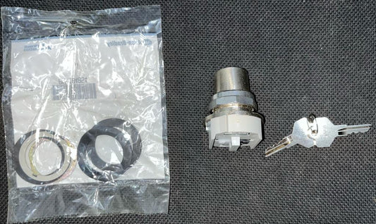 Interruptor de 3 posiciones con llave | 800TJ631