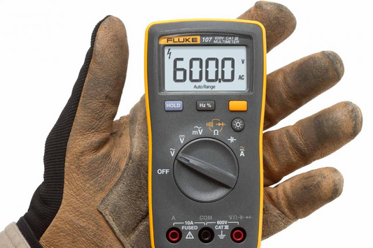 Multímetro digital de bolsillo con comprobación de diodos y frecuencia CAT III 600V | FLUKE-107