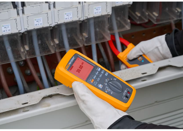 Fluke 283 FC | Multímetro digital solar CAT III 1500V