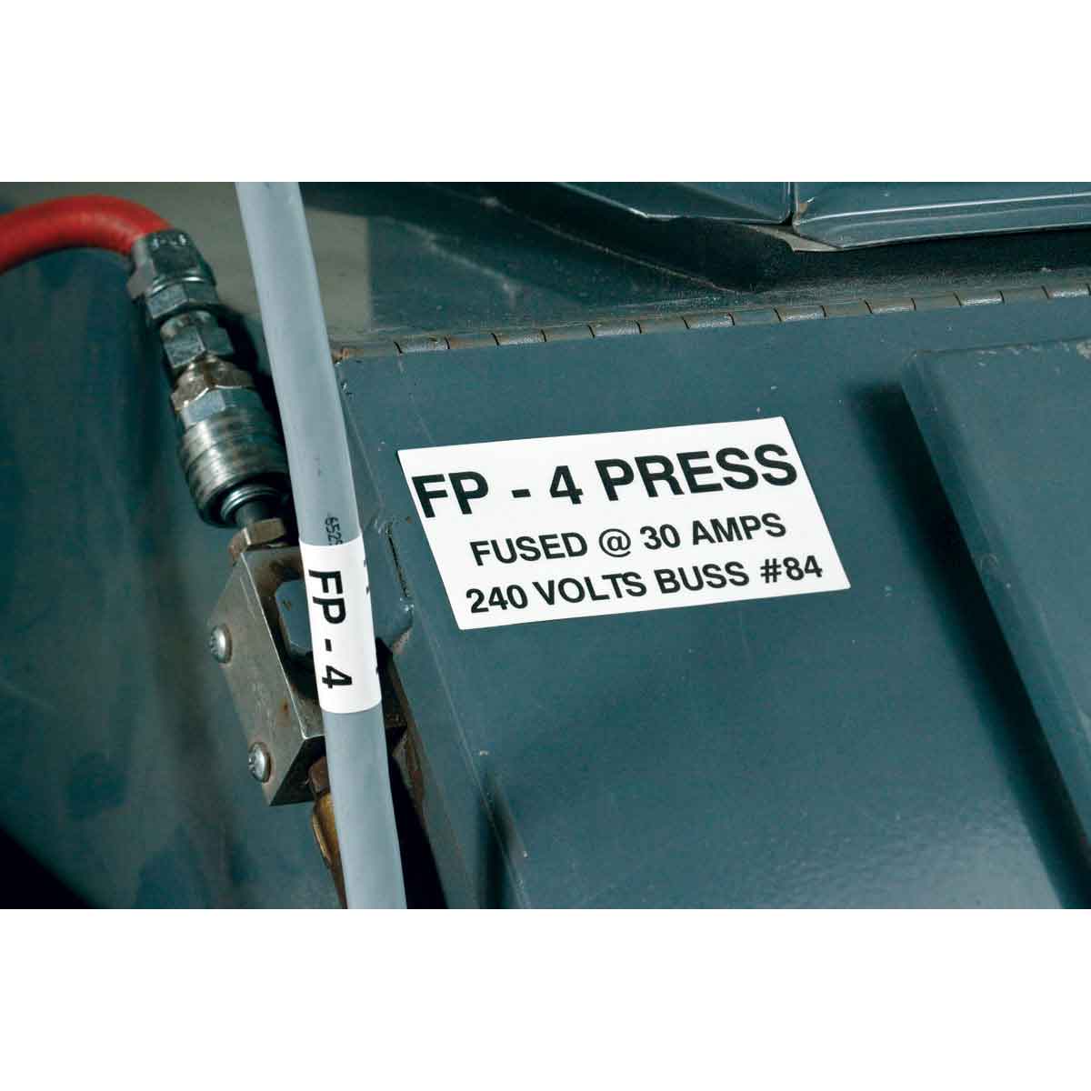 Rollo de etiquetas para rastreo de activos y equipos, poliéster - BMP71