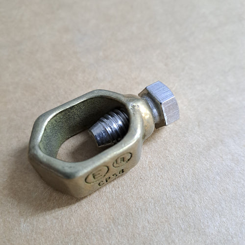 Prensa para varillas 1/2 - 5/8 con cable #10 sólido #2 trenzado | CP58